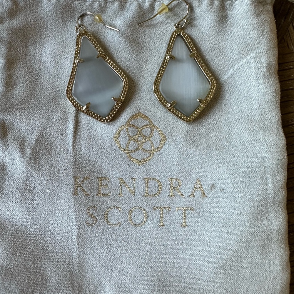 Kendra Scott Alex Gold a drop earrings with Grey Stone